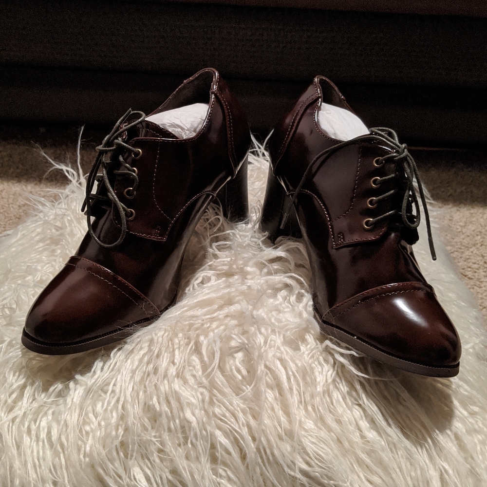 Shoes - Picture 3 of 5